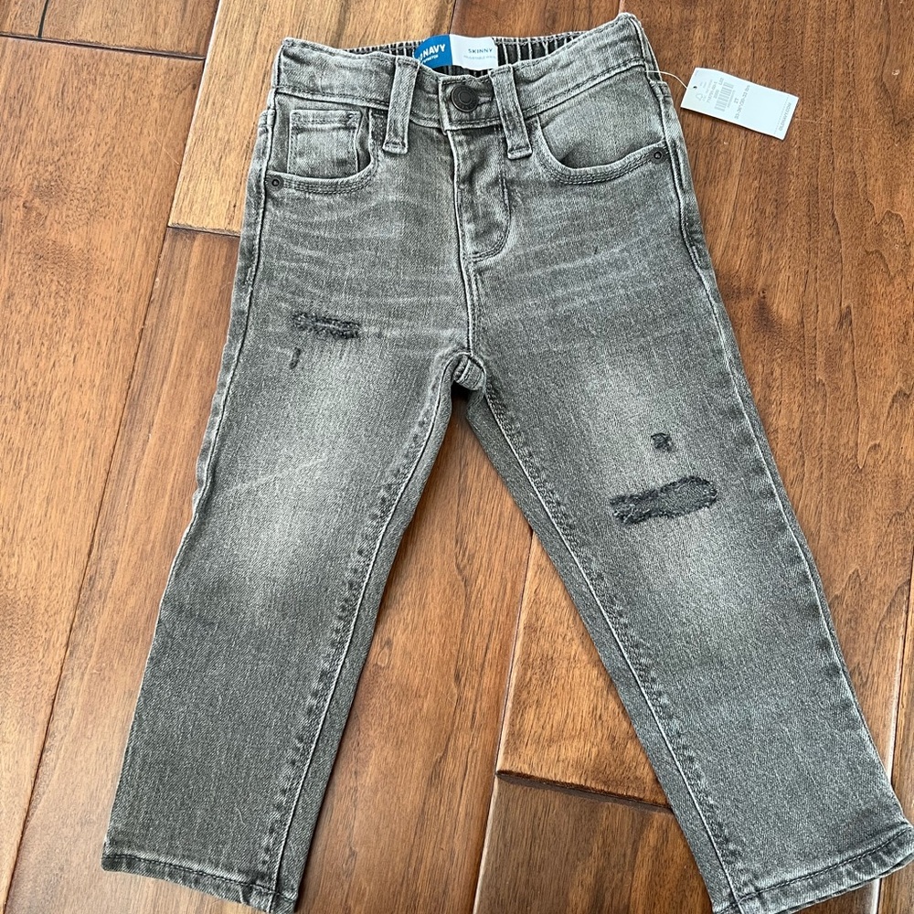 Old Navy Unisex toddler gray skinny jeans size 2T Nwt